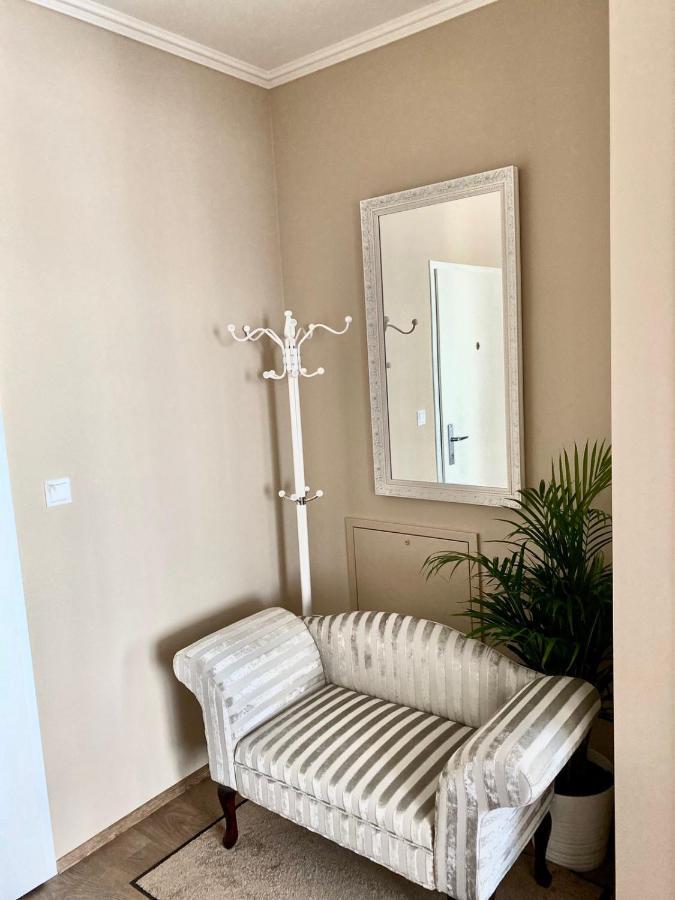 Die Oase - Luxurious Apartment Near The City Center With Free Parking Bratislava Exterior foto
