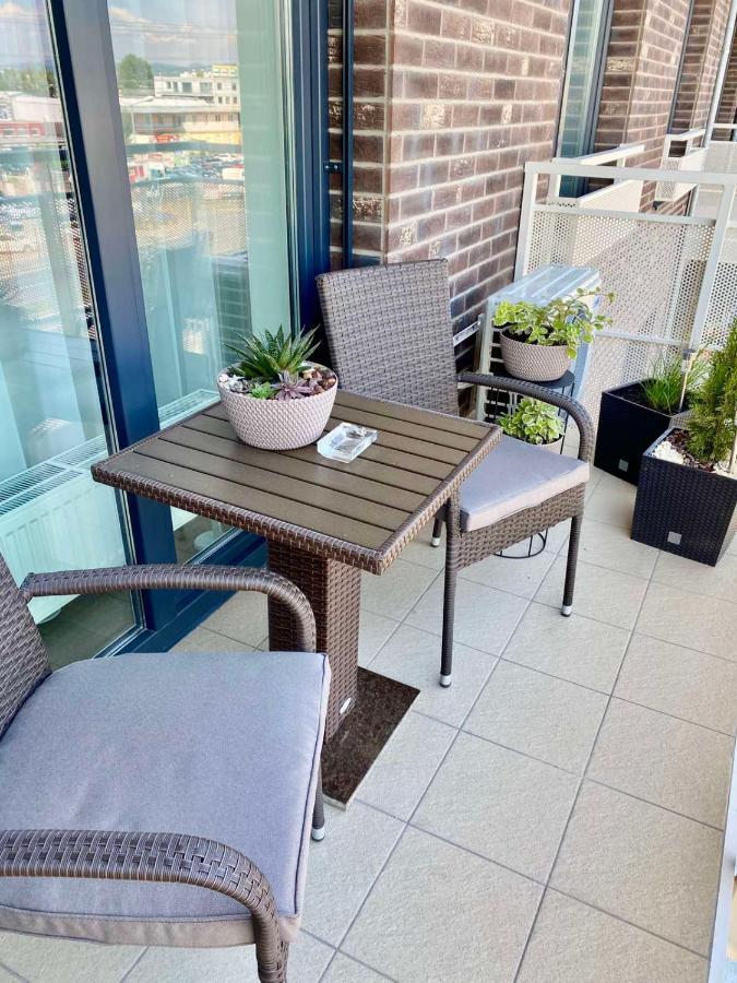 Die Oase - Luxurious Apartment Near The City Center With Free Parking Bratislava Exterior foto